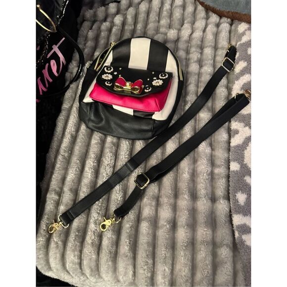 Betsey johnson pink black white stripe bow convertible backpack  minibag purse - Picture 8 of 11